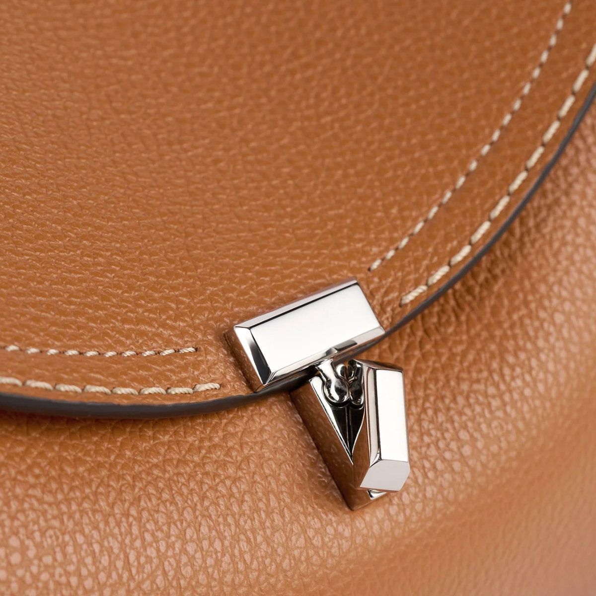 T-Lock Grained Leather Shoulder Bag Tan