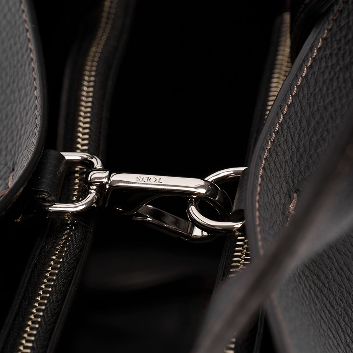 Mini T Timeless Pendant Bag Leather Black