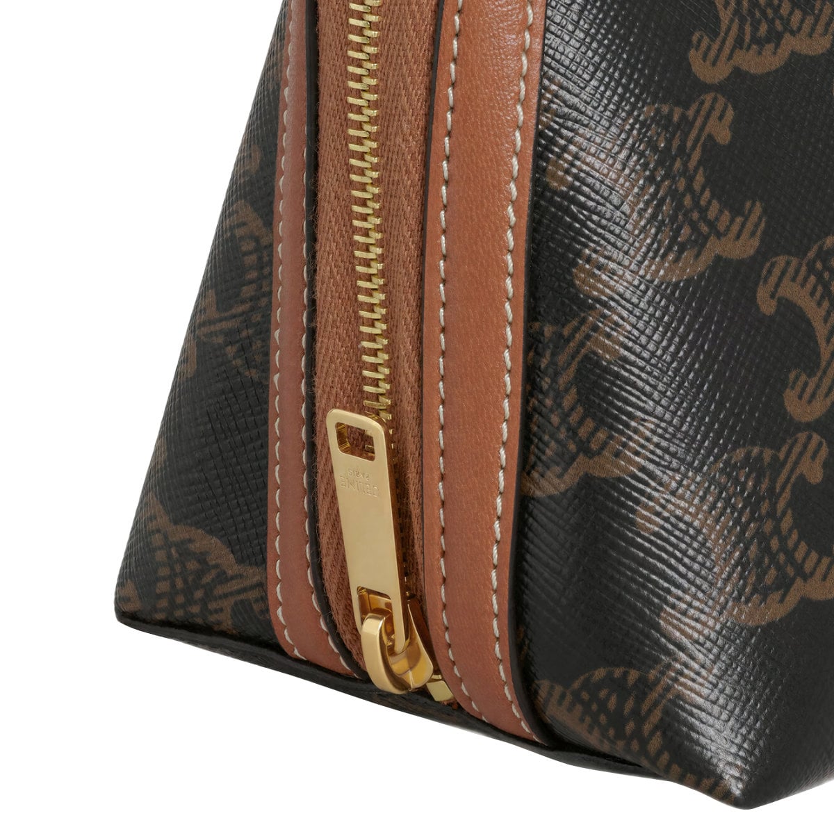 Clutch on Chain Triomphe Canvas Tan