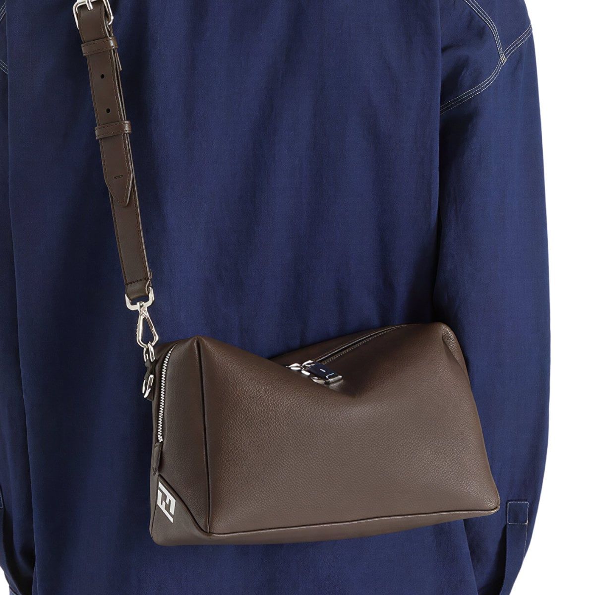 Lui Medium Shoulder Bag Leather Chocolate Brown