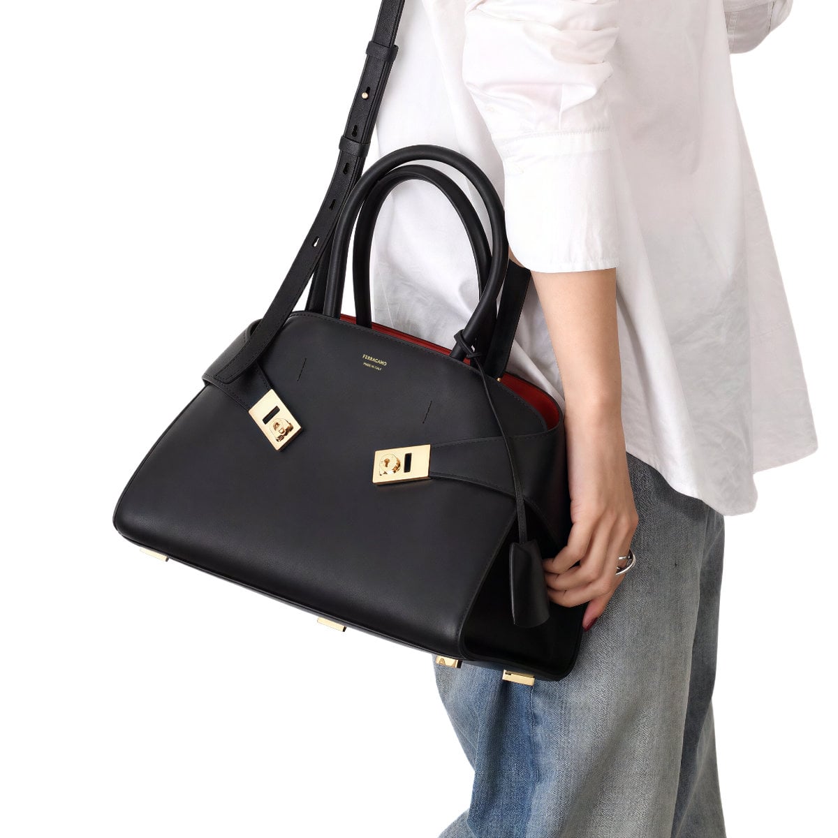 Hug Medium Bag Smooth Calfskin Black/Flame Red